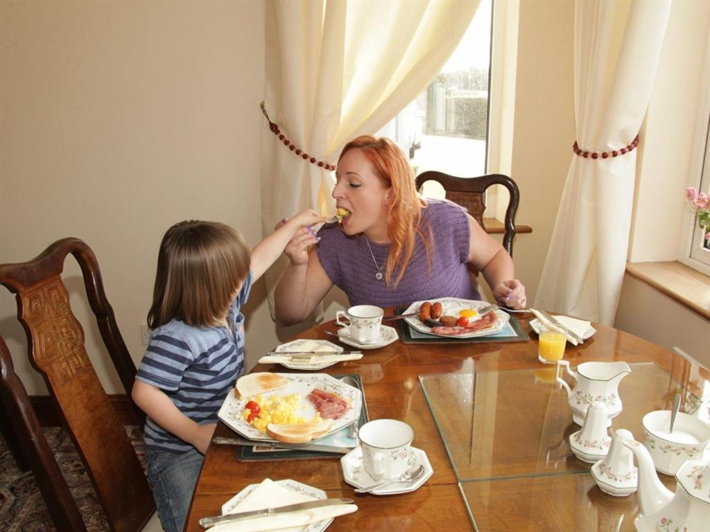 เลานาร์ด เฮาส์ Bed & Breakfast คิลเคนนี ภายนอก รูปภาพ